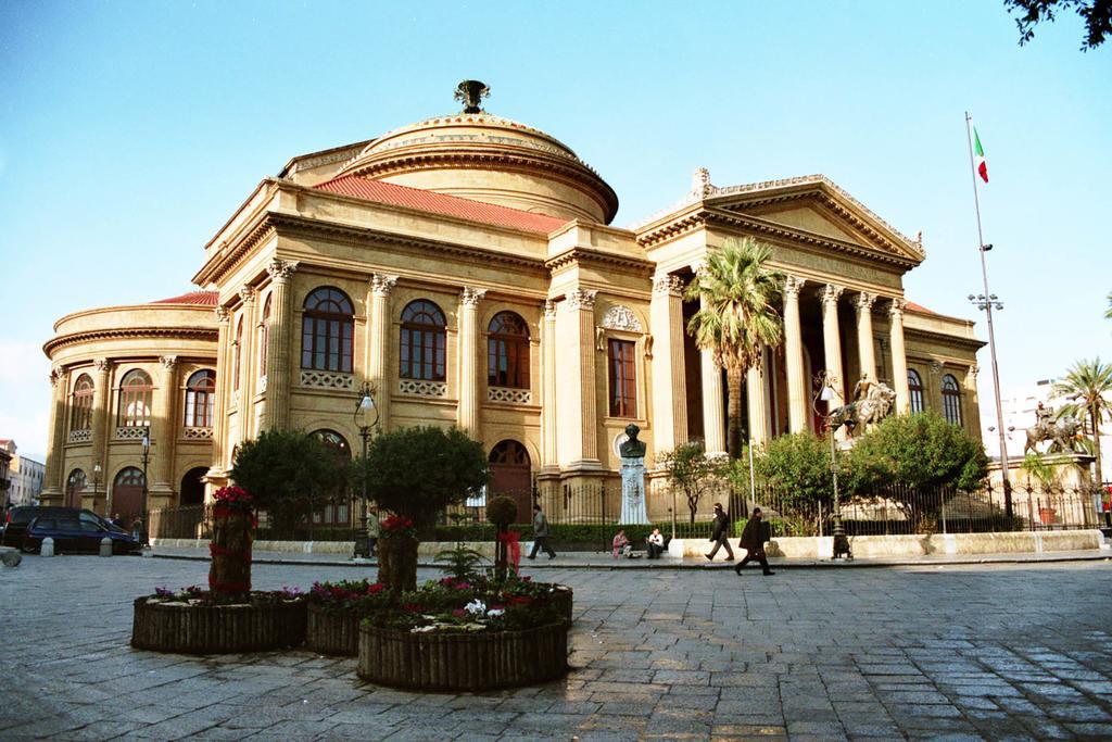 Holiday Apartment My House Palermo Bagian luar foto